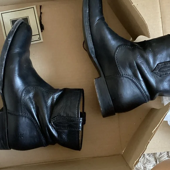 Frye Women’s  Black Leather Ankle Boots - Picture 7 of 8